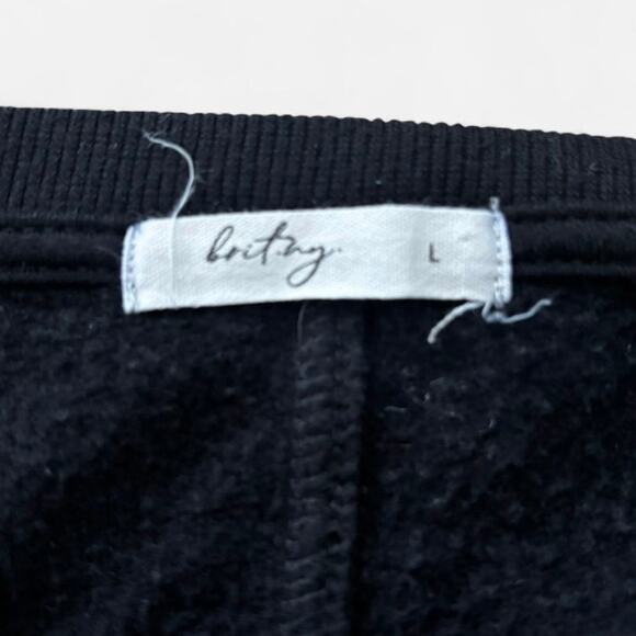 Britney Oversized Buttery Soft Mandala Rhinestone Black Pullover Sweater Size L - Picture 4 of 4